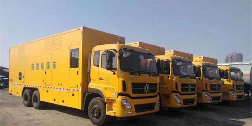 嬌妻蜜寵：夫人天生反骨封面